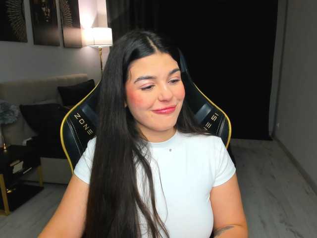 SnowingWinter live cam on BongaCams