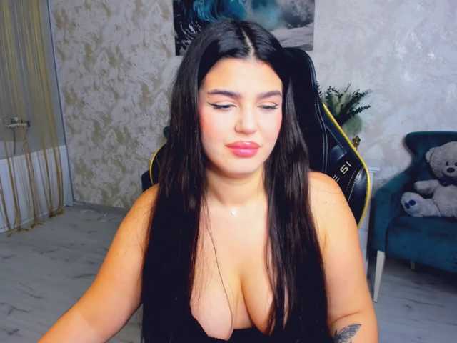 SnowingWinter live cam on BongaCams