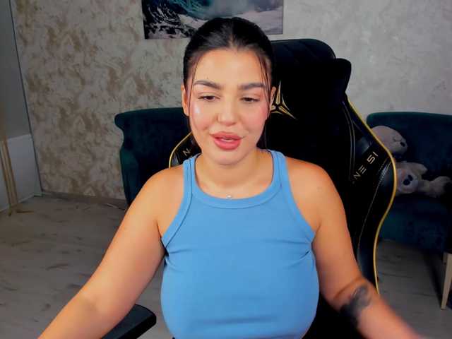 SnowingWinter live cam on BongaCams