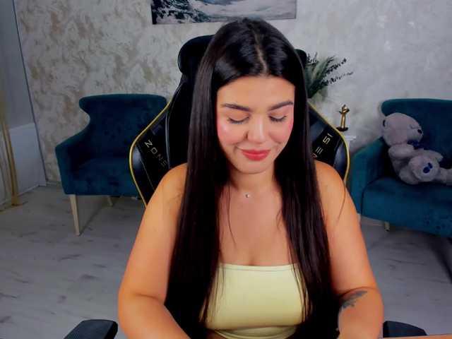 SnowingWinter live cam on BongaCams