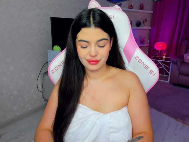 SnowingWinter live cam on BongaCams