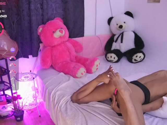 Cutieass69 live cam on BongaCams