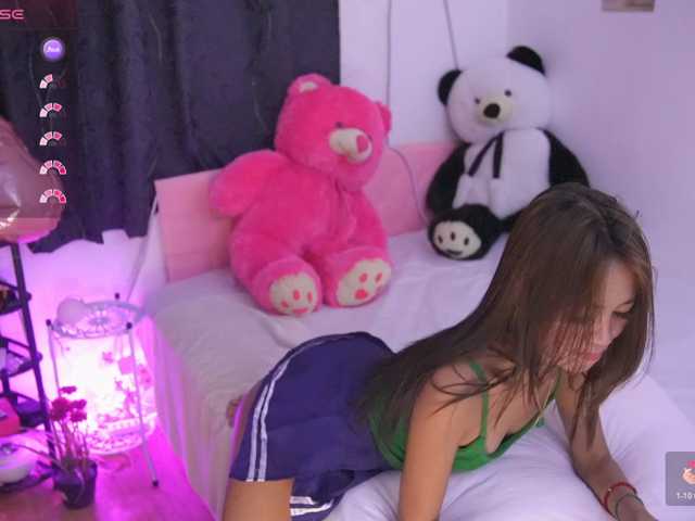 Cutieass69 live cam on BongaCams