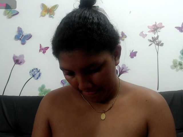 elly-willis's BongaCams show and profile