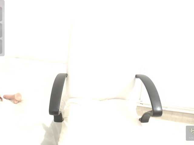 elly-willis live cam on BongaCams