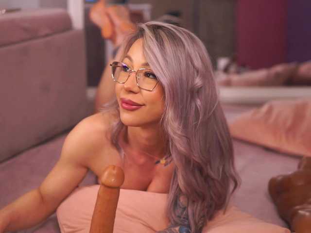 NyrobiNova's BongaCams show and profile