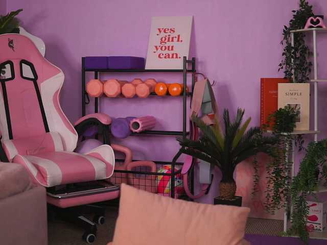 NyrobiNova live webcam show