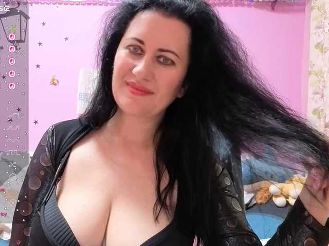 monica-blackk live cam on BongaCams