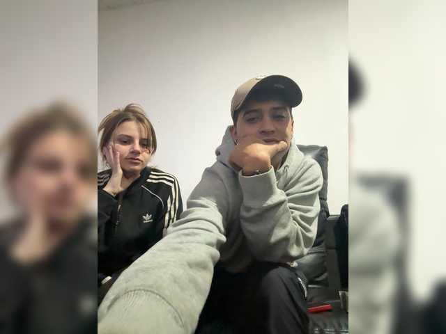 Parejacaliente6669 live cam on BongaCams