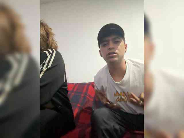 Parejacaliente6669 webcam