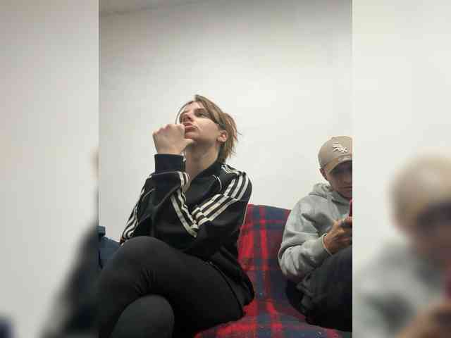 Parejacaliente6669 webcam