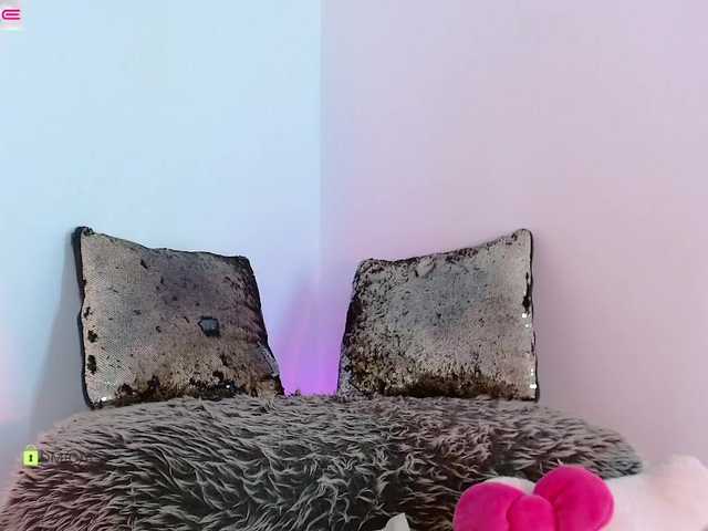 LauryMoons live cam on BongaCams