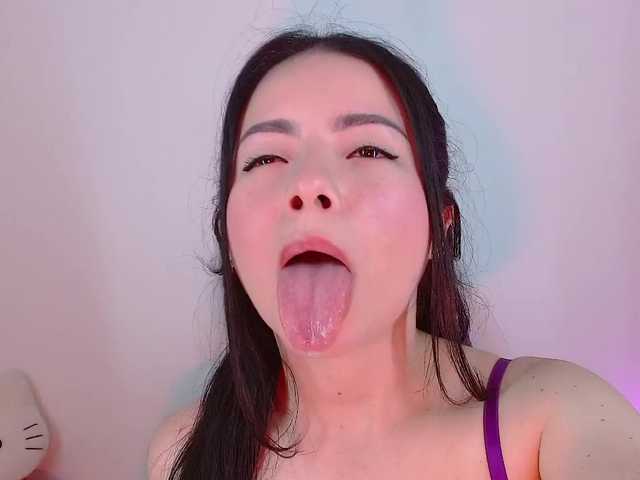 LauryMoons's BongaCams show and profile