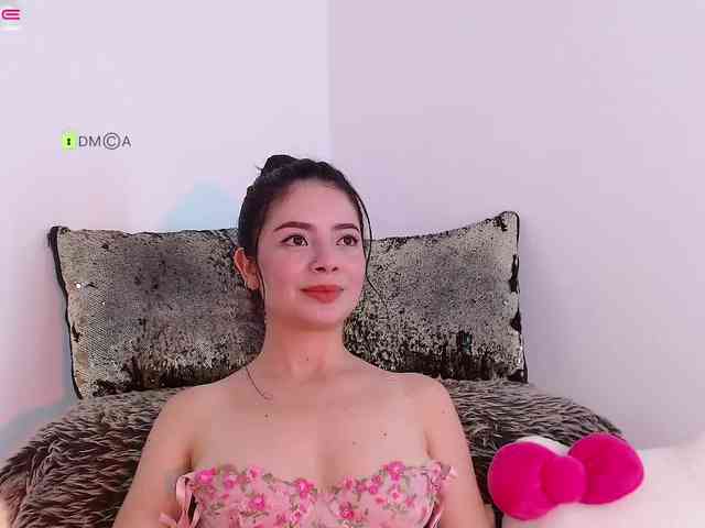 LauryMoons webcam