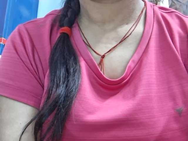 Hotdevika live cam on BongaCams
