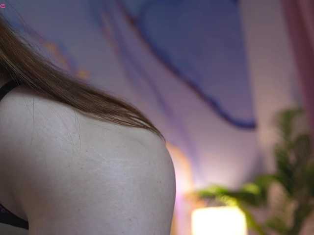 OneLaya live cam on BongaCams