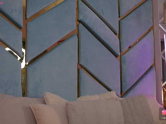 OneLaya live cam on BongaCams