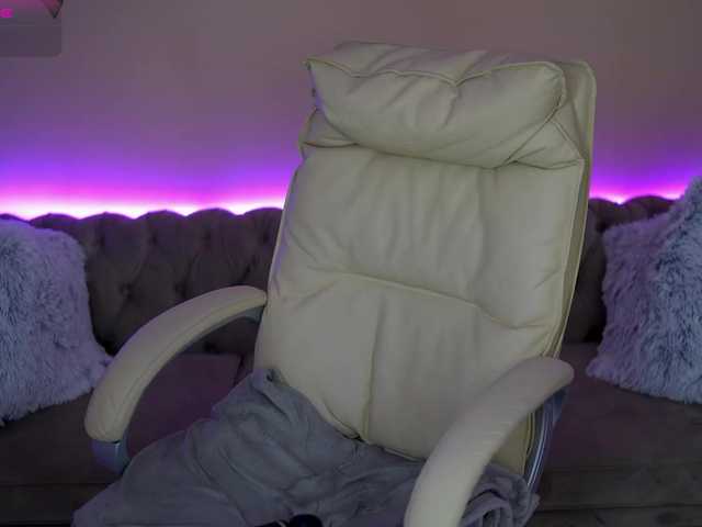 OneLaya's BongaCams show and profile