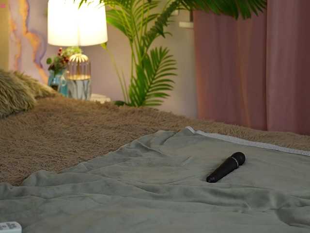 OneLaya live cam on BongaCams