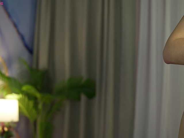OneLaya live cam on BongaCams