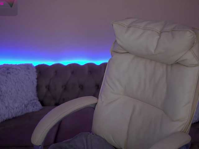 OneLaya's BongaCams show and profile