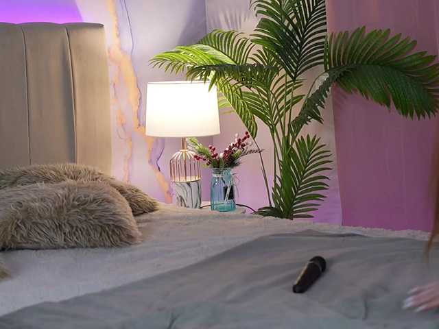 OneLaya live cam on BongaCams