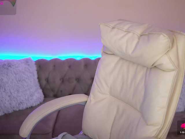 OneLaya ist ein weiteres deutsches Cam-Mädchen, das es zu entdecken gilt