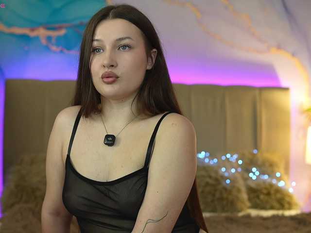 OneLaya live cam on BongaCams