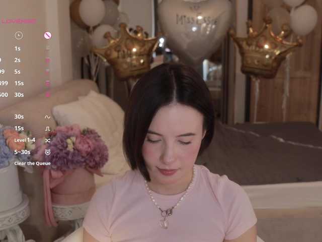 -FemaleEssence- live cam on BongaCams
