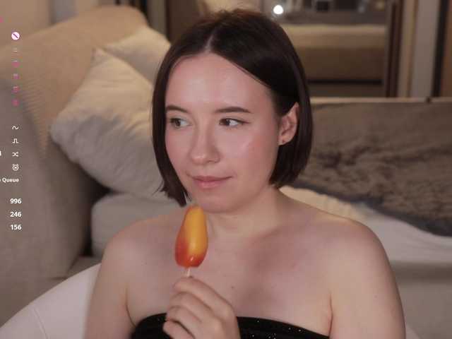 -FemaleEssence- live cam on BongaCams