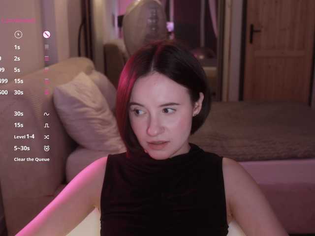 -FemaleEssence- live cam on BongaCams
