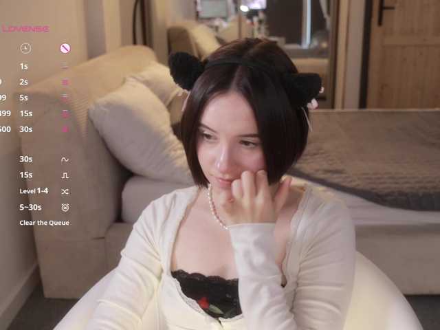 -FemaleEssence- live webcam show