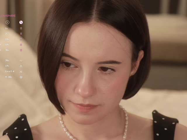  -FemaleEssence- chat room