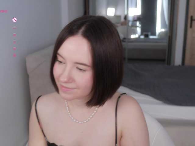 -FemaleEssence- live cam on BongaCams