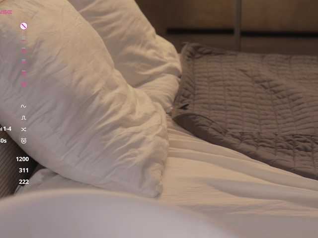 -FemaleEssence- live cam on BongaCams