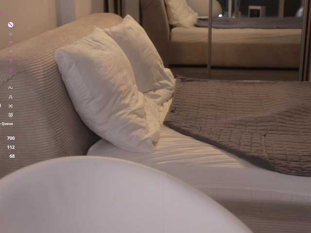 -FemaleEssence- live cam on BongaCams