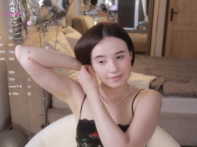 -FemaleEssence- live cam on BongaCams