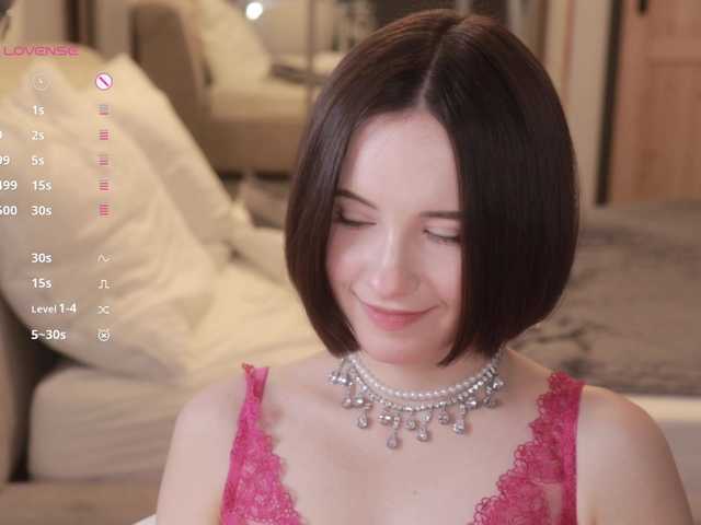 -FemaleEssence- live cam on BongaCams