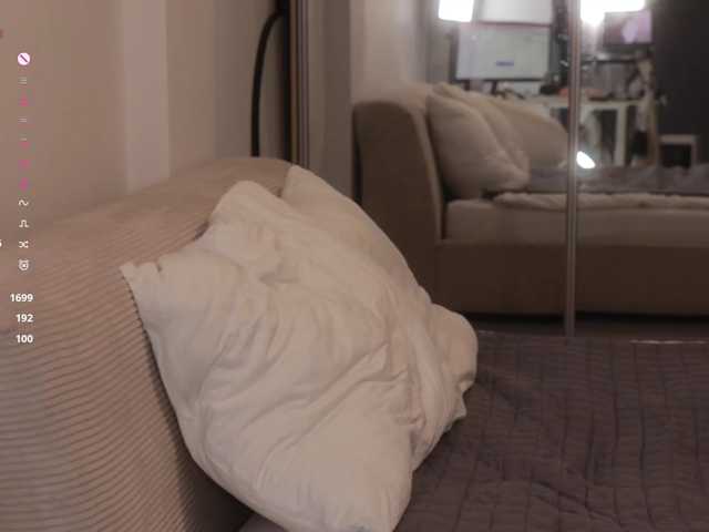 -FemaleEssence- live cam on BongaCams