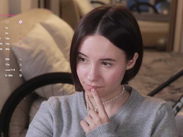 -femaleessence- live sex