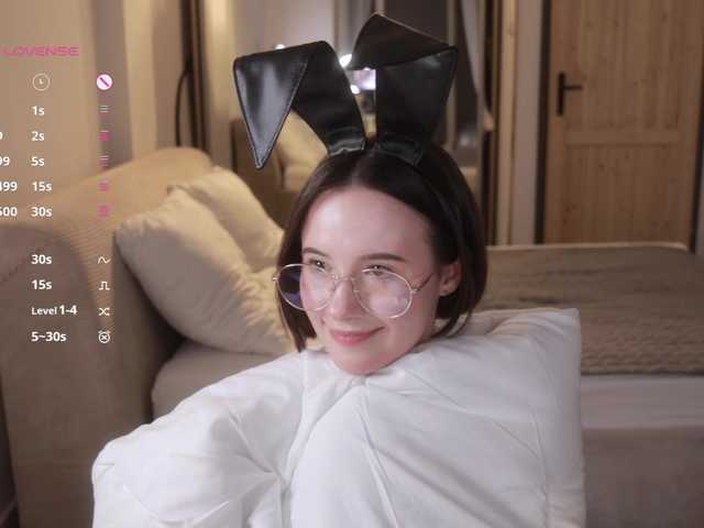 -FemaleEssence- live webcam show