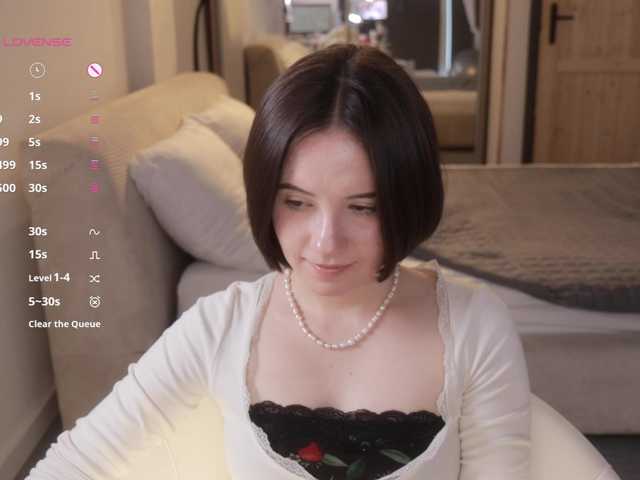 -FemaleEssence- live webcam show