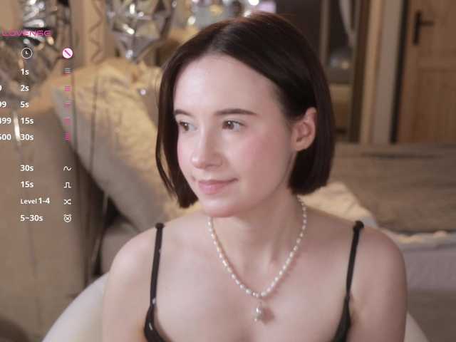 -FemaleEssence- live cam on BongaCams
