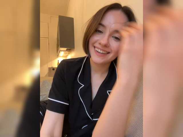 -FemaleEssence- live cam on BongaCams