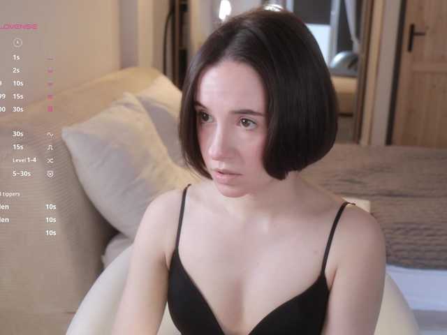 -FemaleEssence- live cam on BongaCams