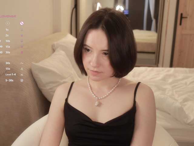 -FemaleEssence-'s BongaCams show and profile