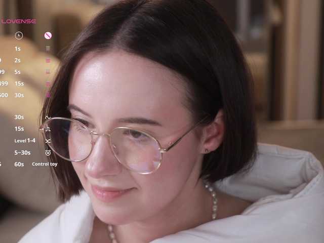 -FemaleEssence- live webcam show