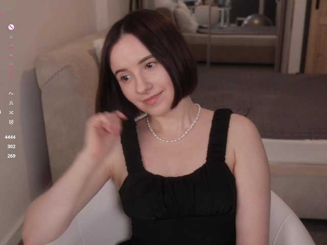 -FemaleEssence- live cam on BongaCams