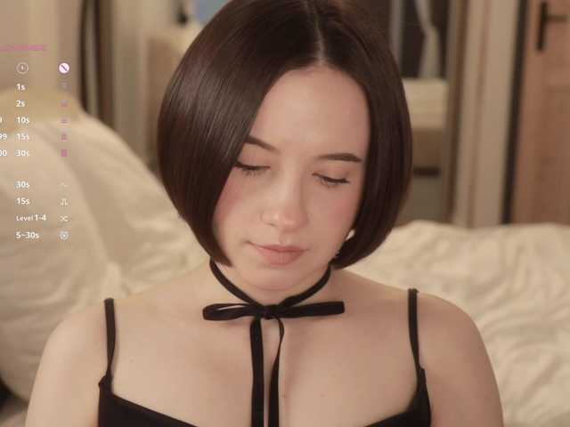  -FemaleEssence- chat room