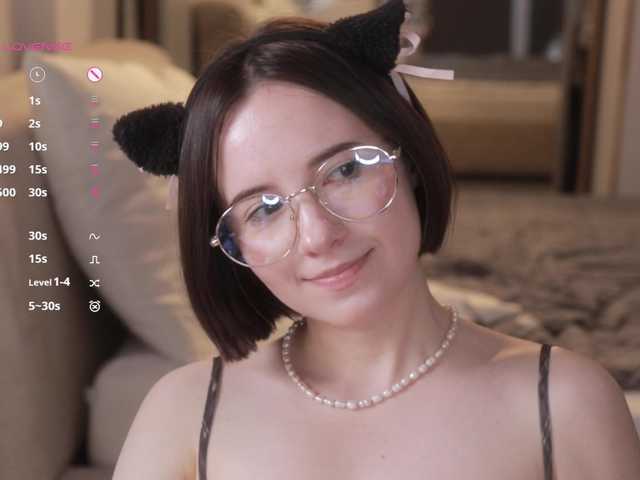 -FemaleEssence- live cam on BongaCams